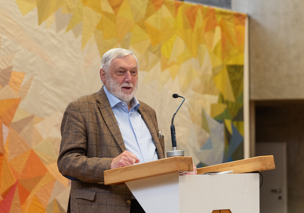 Franz Fischler beim Ordenstag 2024 / Elisabeth Mayr-Wimmer/OEK Fischler: Politik muss dringend Vertrauen zurückgewinnen