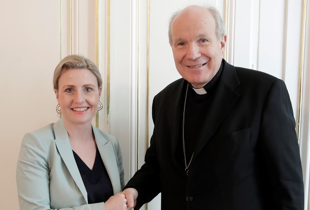 Kardinal Christoph Schönborn und Ministerin Susanne Raab / BKA / Aigner